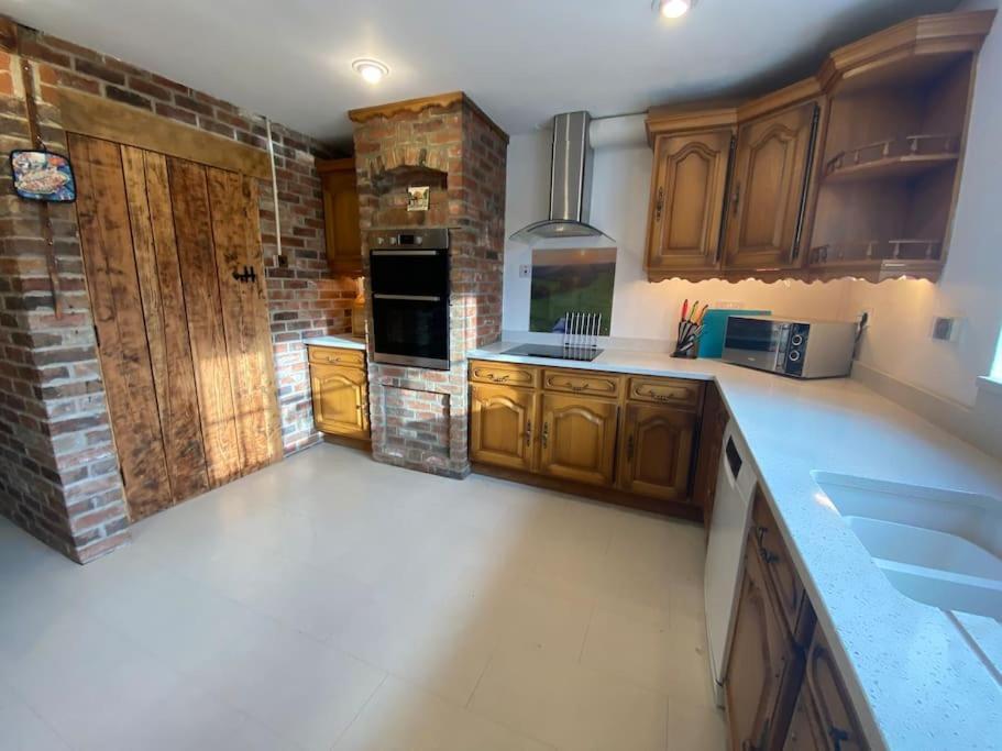 Eco-Friendly Dorset Cottage With Spa Set In Heart Of Countryside Sydling St Nicholas Exterior foto